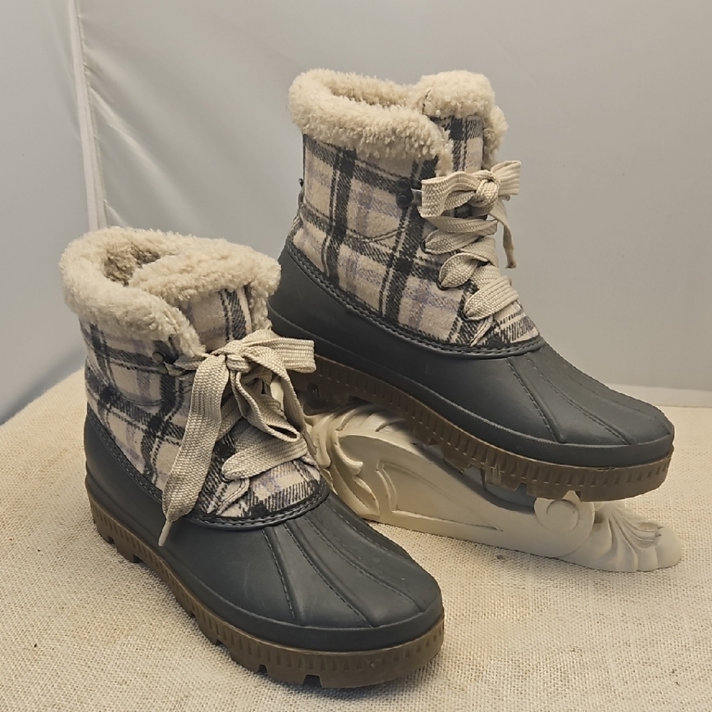 Ozark Trail Black and Cream Plaid Winter Boots